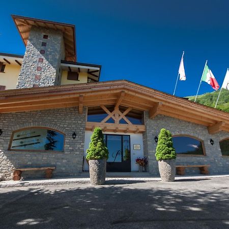 Sport Hotel Prodongo Brallo Di Pregola Exterior photo