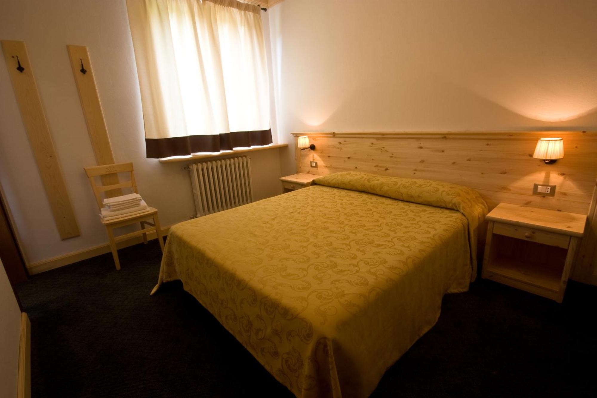 Sport Hotel Prodongo Brallo Di Pregola Room photo